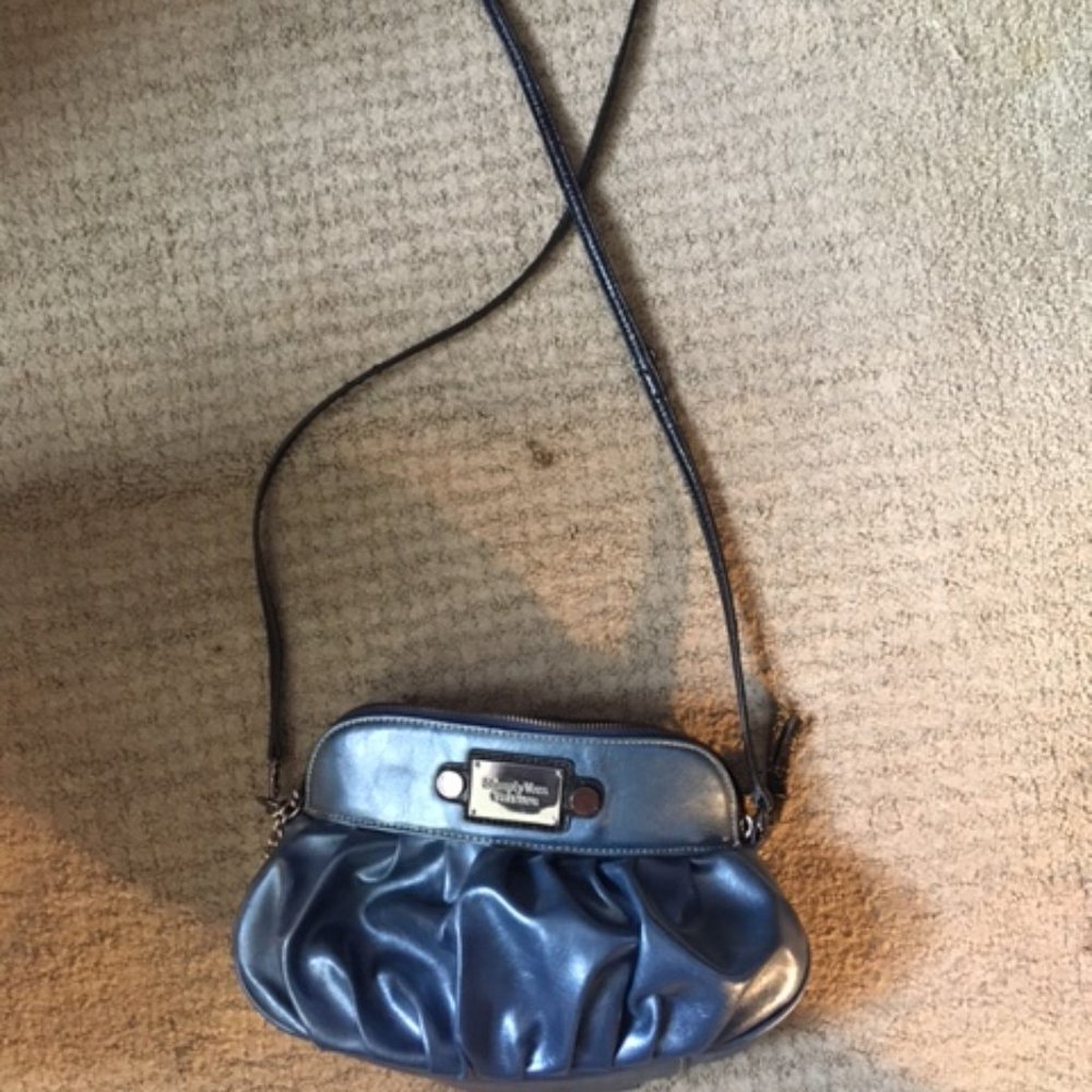 Simply Vera Vera Wang Blue Metallic Bag with Chain
